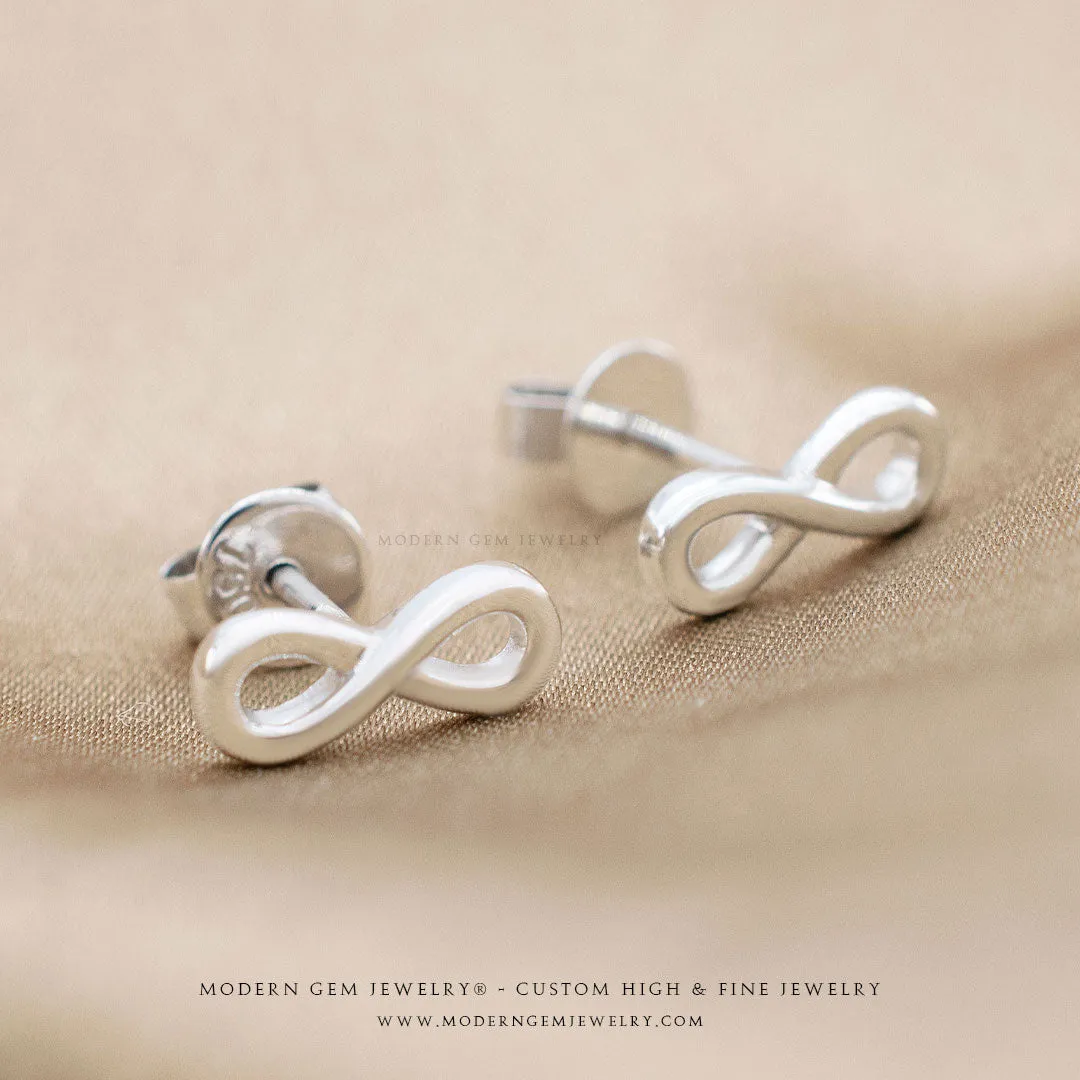 Infinity Earrings in 18K White Gold Studs