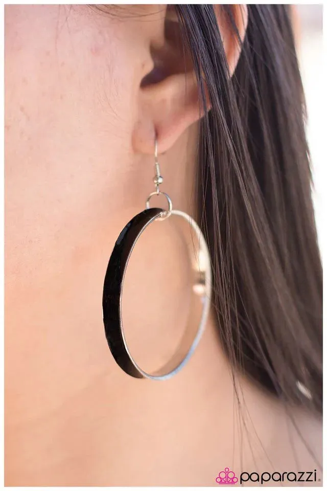 Paparazzi Earring ~ Outside Looking In - Black