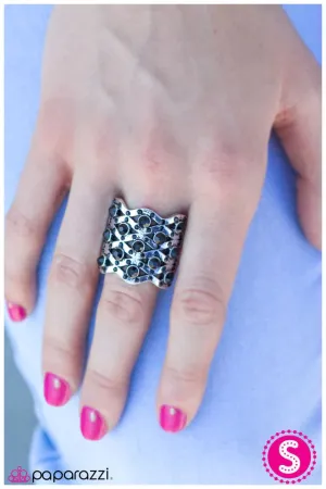 Paparazzi Ring ~ An Eye For Fashion - Black