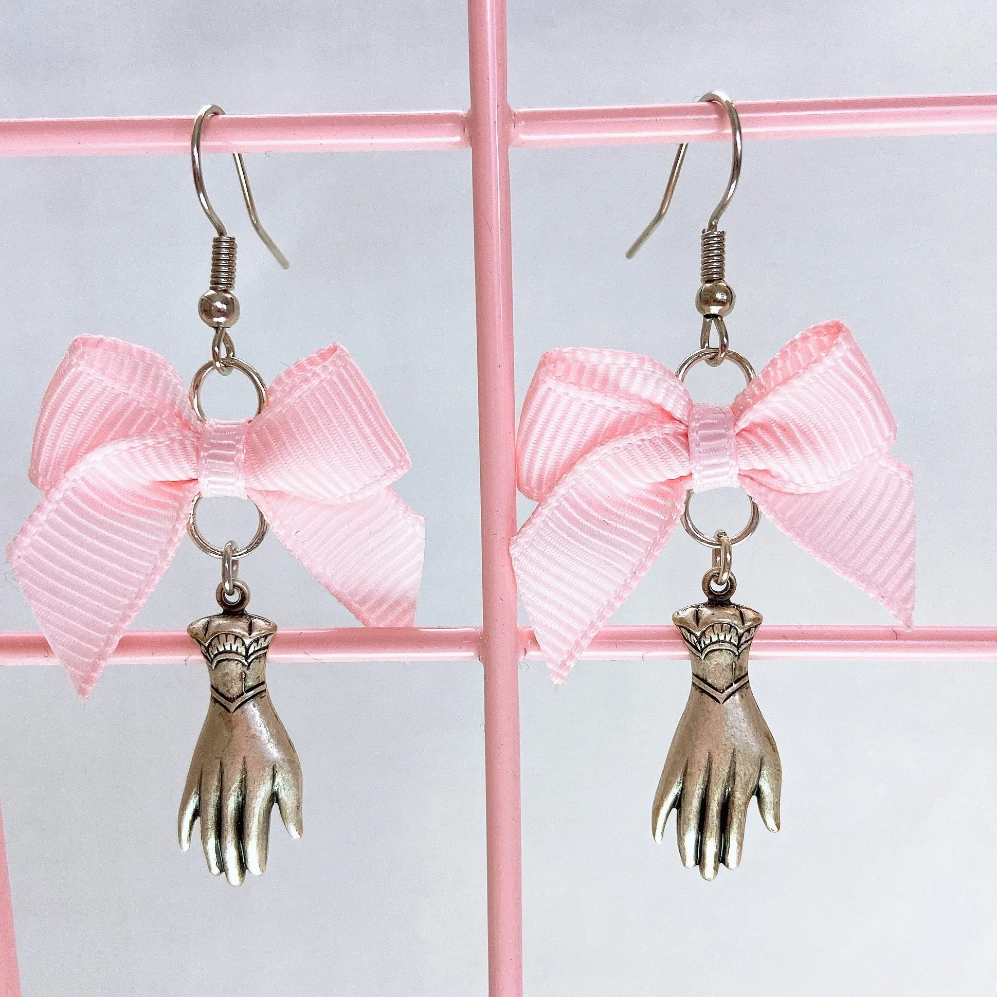 Victorian Hand Earrings (4 Colors)