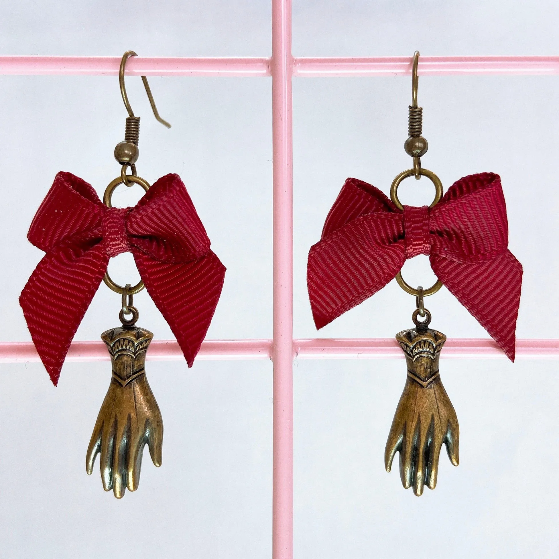 Victorian Hand Earrings (4 Colors)