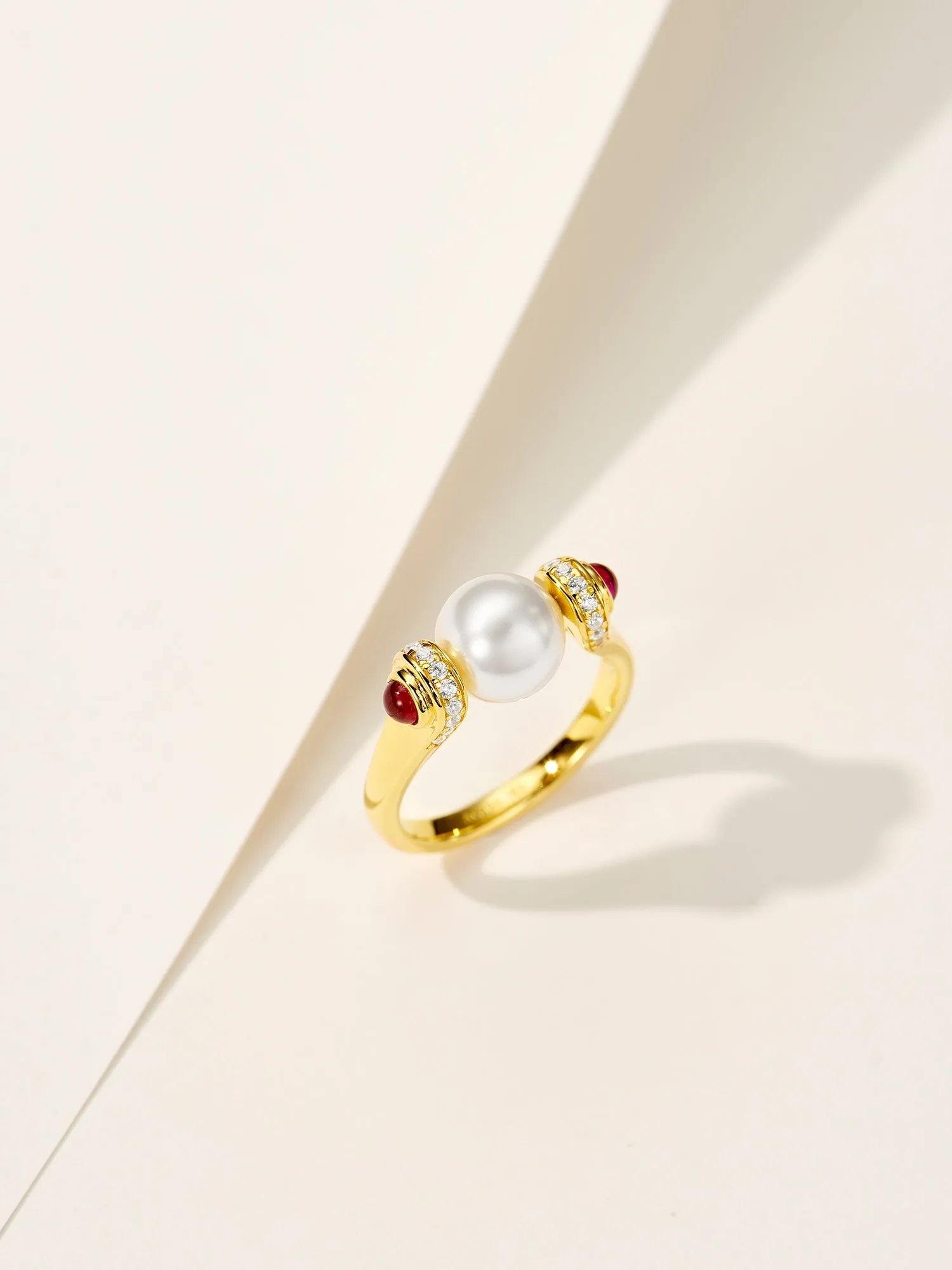 Vintage Luxe Retro Pearl Ring