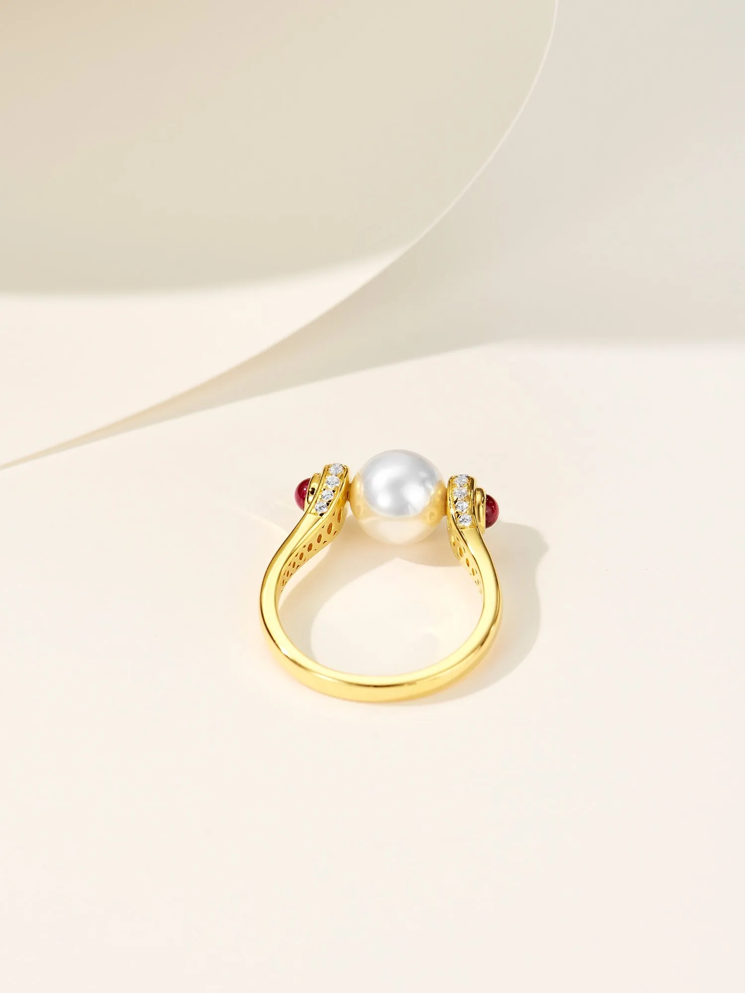 Vintage Luxe Retro Pearl Ring