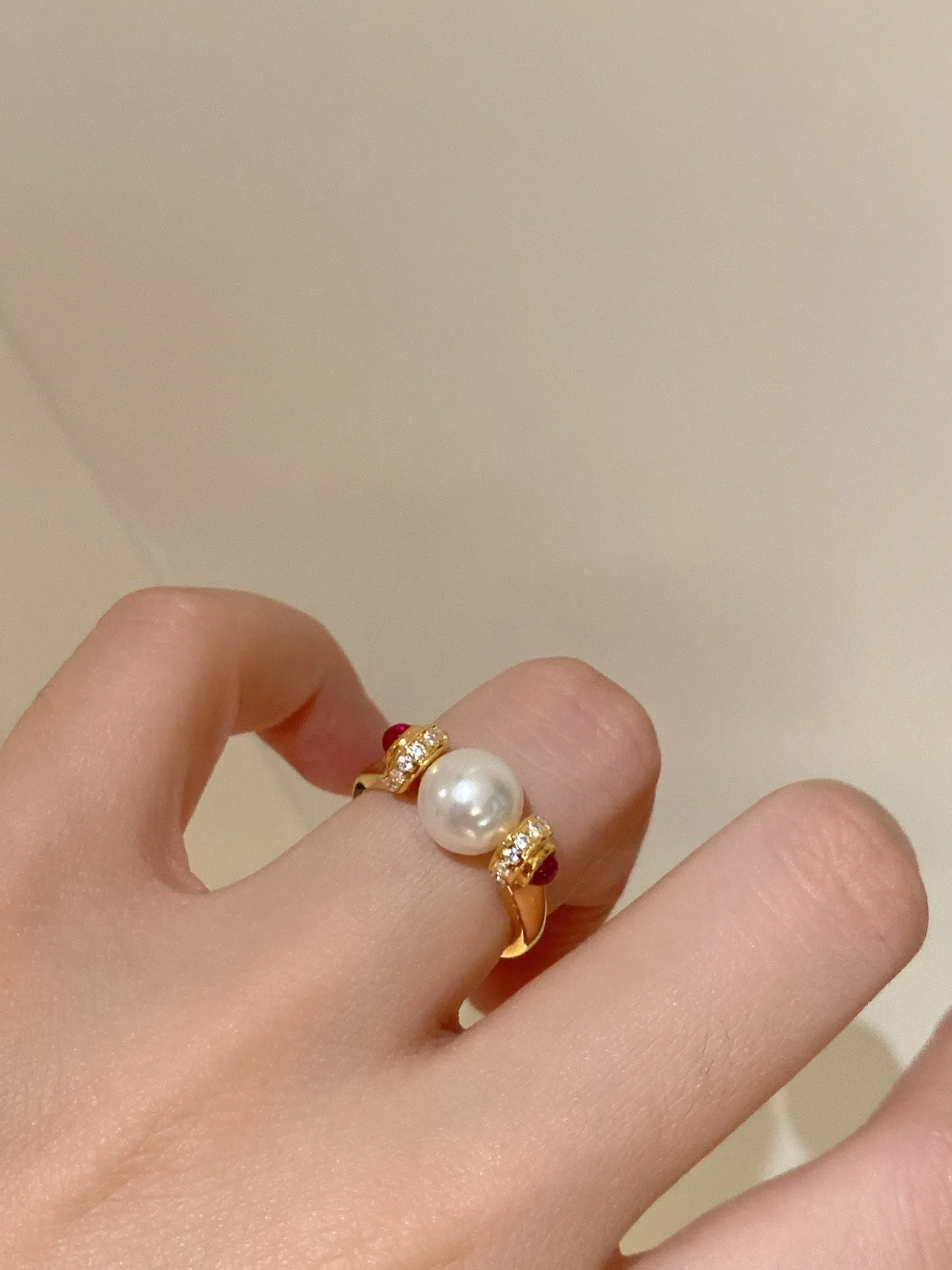 Vintage Luxe Retro Pearl Ring