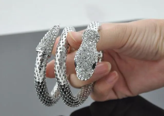 Women's Fashion Snake Bangle Special Realistic Simulated Rhinestone Decoration Female Accessory