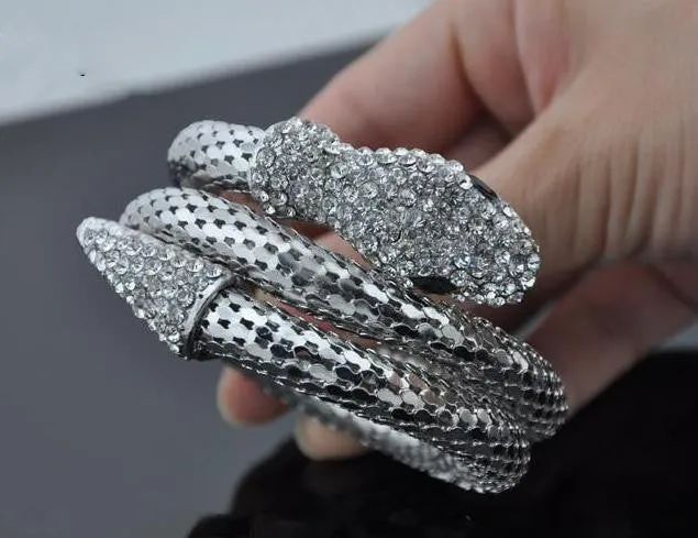 Women's Fashion Snake Bangle Special Realistic Simulated Rhinestone Decoration Female Accessory